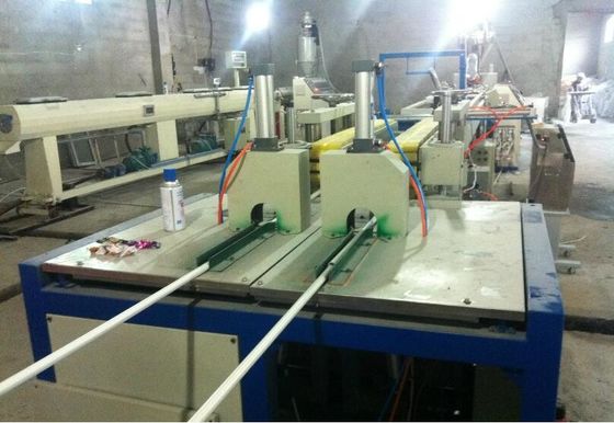 A linha máquina rígida de Daul da fabricação da tubulação do Pvc, tubulação do PVC planta 2*8m/Min