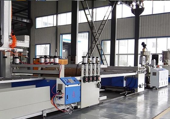 Linha de produção automática completa da placa do PVC WPC para o molde de madeira da construção do plástico WPC