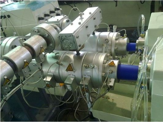 Bom preço. Linha gêmea 150-800kg/H da extrusão da tubulação do Pvc da extrusora de parafuso CE/ISO9001 on-line