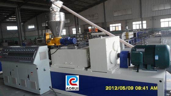 Bom preço. Linha plástica Fullly da extrusão do perfil do PVC do parafuso gêmeo cônico automático on-line
