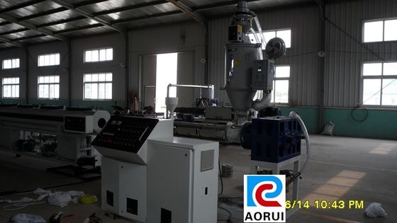 Bom preço. Linha plástica máquina da extrusão da tubulação do jardim da extrusão do parafuso do gêmeo do PVC on-line