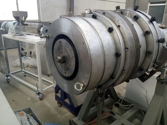 Bom preço. Linha totalmente automático da extrusora de único parafuso do PE/linha de produção fatura plástica da tubulação on-line