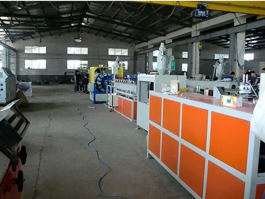 Bom preço. Da máquina plástica da extrusão da tubulação do PVC usina plástica da tubulação on-line