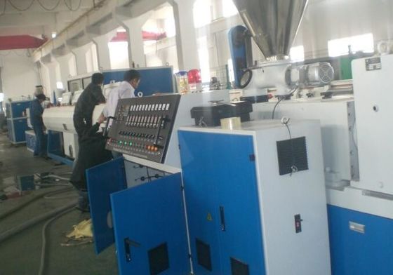 Bom preço. 50HZ escolhem a máquina plástica da extrusão da tubulação do parafuso, linha de produção UL da tubulação do PE CSA do CE on-line