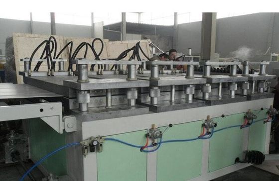 Bom preço. Molde da construção de WPC que faz a máquina, linha de produção de Wpc/extrusora on-line
