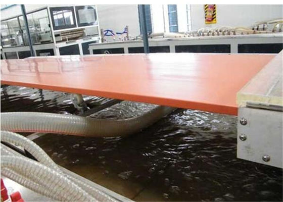 Bom preço. Linha de produção totalmente automático da placa de WPC, linha de produção da placa da espuma do Pvc CE/ISO9001 on-line