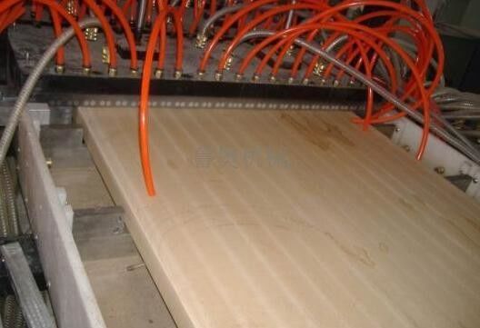 Bom preço. Máquina plástica da placa da espuma de WPC/linha de produção gêmea cônica da placa do parafuso WPC on-line