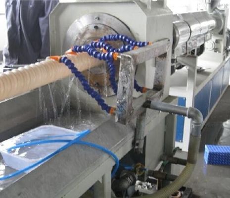 Bom preço. Linha plástica da extrusão do único parafuso para a produção de reforço espiral da tubulação do carbono do PE on-line