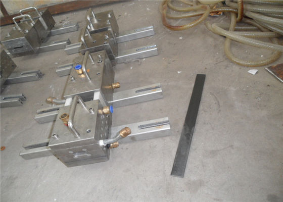 PVC WPC Profile Machine WPC PVC Portão de Janela Linha de Produção de Perfil de Plástico Com Extrusora Twin Screw