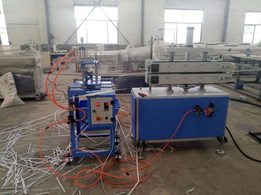 Bom preço. A madeira espumou linha plástica da extrusão do perfil e equipamento plástico da extrusão da placa on-line