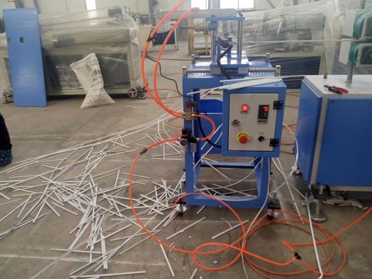 Bom preço. O plástico do PVC WPC espumou linha da extrusão do perfil, máquina expulsando do perfil plástico on-line