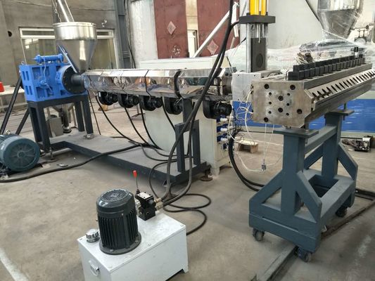 Bom preço. Linha de produção do molde da construção da camada máquina/três WPC da placa da espuma do CE ISO9001 WPC on-line
