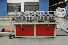 Bom preço. Linha de produção dobro da placa do parafuso WPC, linha de produção do molde da construção de WPC/extrusora on-line