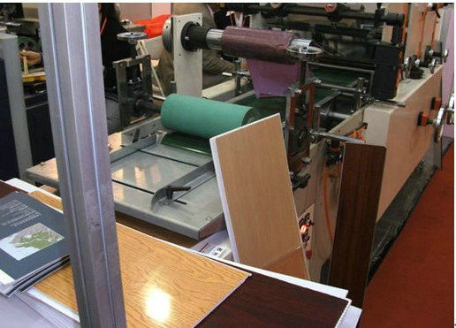 Bom preço. Linha composta plástica de madeira de alta velocidade da extrusão do perfil da linha de produção/Pvc Wpc on-line