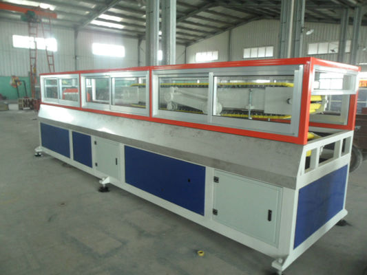 Bom preço. Linha de produção decorativa do perfil do assoalho WPC, 160kg/h - 280kg/h on-line