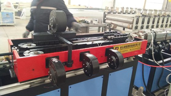 Máquina ondulada 60kg/H 10m/Min da extrusão da tubulação do parafuso dobro