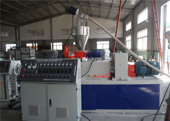 Bom preço. Linha plástica máquina da extrusão da tubulação da água do PVC da extrusora da tubulação da canalização elétrica de 250kg/H on-line