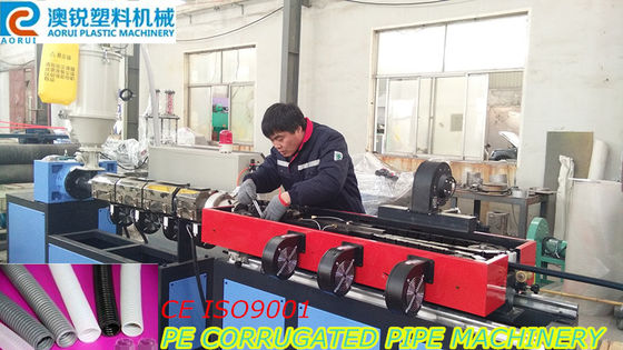 Bom preço. Máquina plástica ondulada da extrusão da tubulação do HDPE totalmente automático on-line