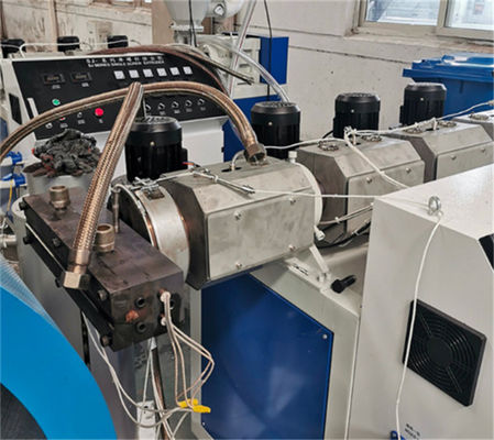 Bom preço. Equipamento não tecido fundido da extrusão da tela da máquina dos Pp derretimento horizontal on-line