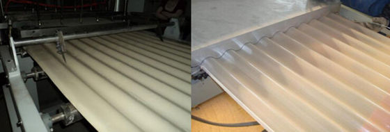 Bom preço. Máquina plástica da extrusão da placa ondulada do PVC, linha de produção plástica com dossel e garagem on-line