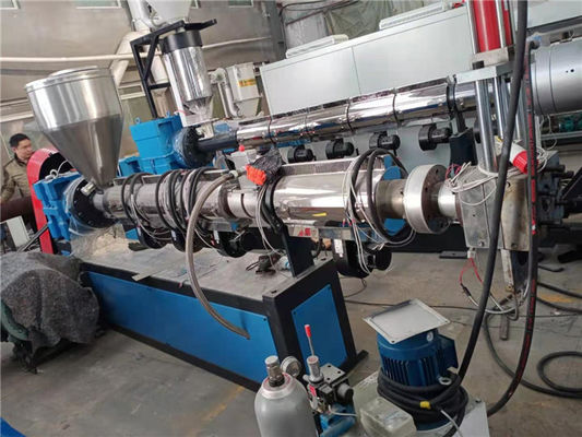 Largura gêmea automática 1220mm da máquina da placa da espuma do parafuso WPC