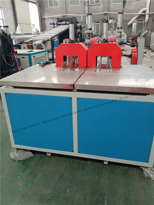 A mola denomina a máquina 200kg/H 6m/Min da extrusão da tubulação do PVC de 90mm