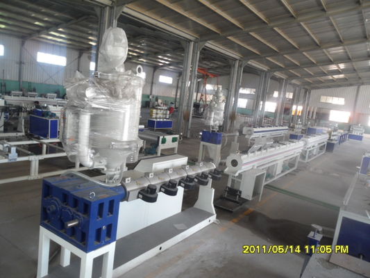 Bom preço. Linha plástica totalmente automático tubulação da extrusão do PVC que faz a máquina com motor de Siemens on-line