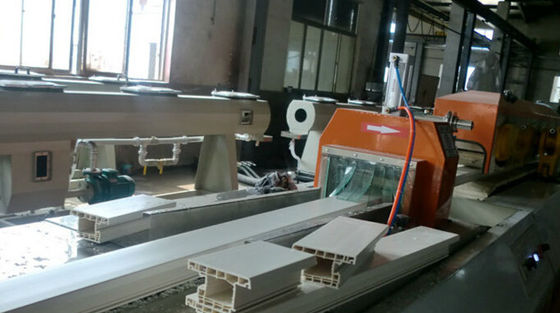 Bom preço. Linha de produção plástica certificação do perfil do mármore a rendimento elevado do PVC do ISO 9001 on-line