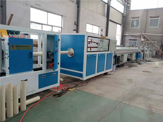 16 - tubulação do PVC de 63mm que faz a máquina com a extrusora de parafuso gêmea