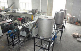 Bom preço. Máquina plástica do grânulo do parafuso do dobro do PVC, extrusora plástica do granulador do corte quente on-line