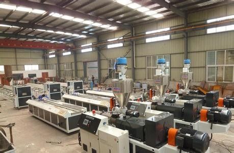 Bom preço. Máquina plástica da extrusão da folha de WPC, extrusora de parafuso gêmea cônica on-line