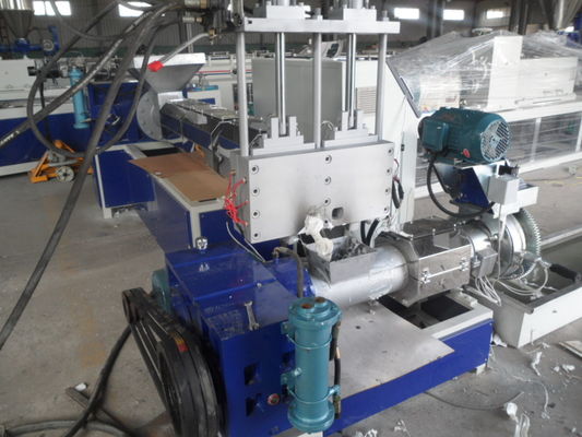 Bom preço. Os flocos reciclaram a garrafa plástica da fase da máquina dois da extrusão do grânulo on-line